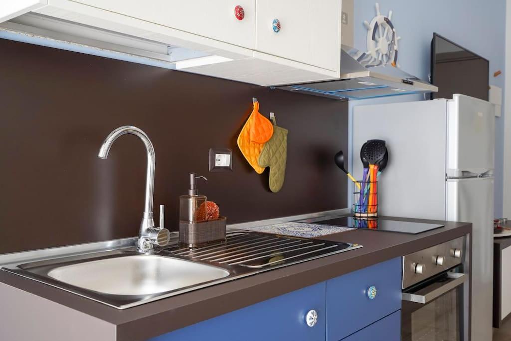 Mediterranea Apartment- Central Station - Free Wifi&Netflix Bari Exterior foto