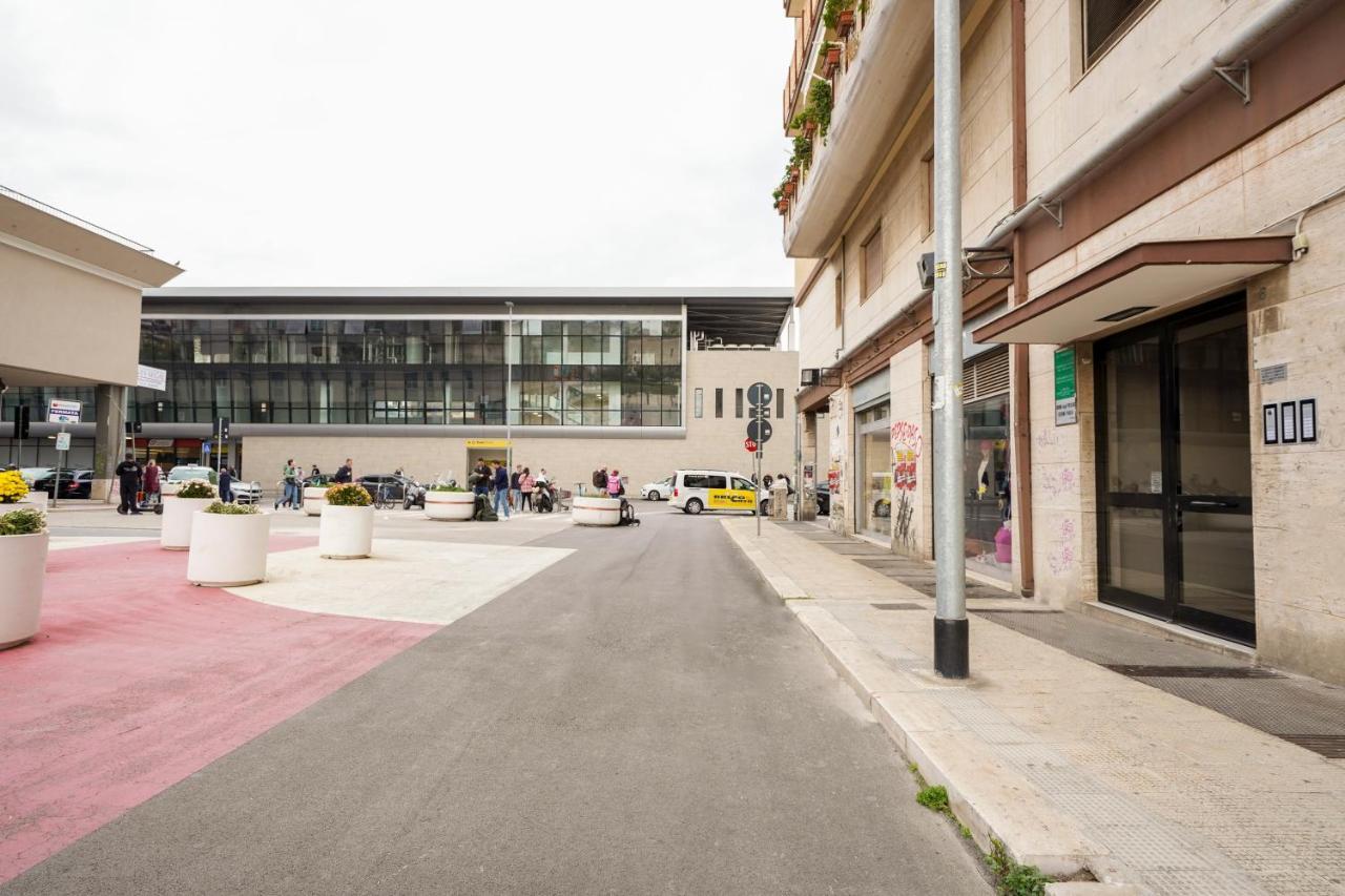 Mediterranea Apartment- Central Station - Free Wifi&Netflix Bari Exterior foto